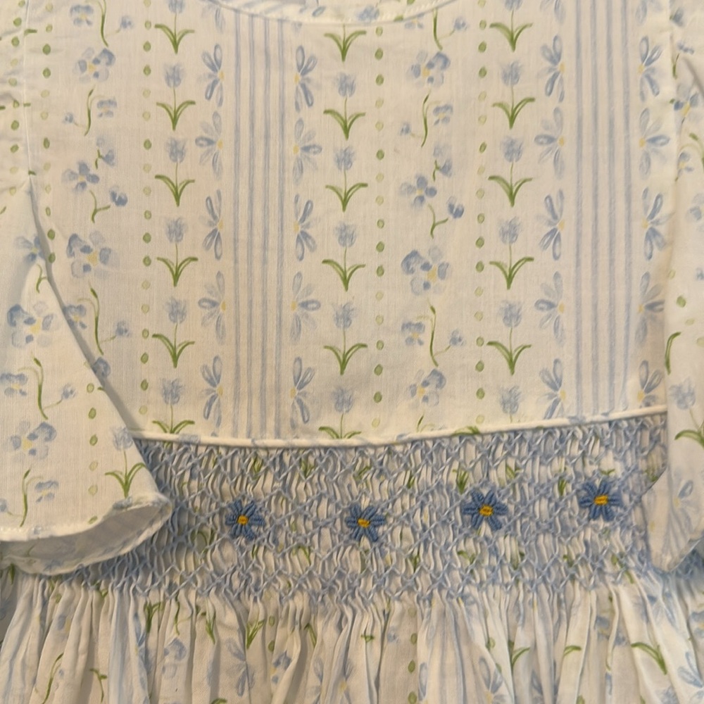 Girls dress - Picture 2 of 4